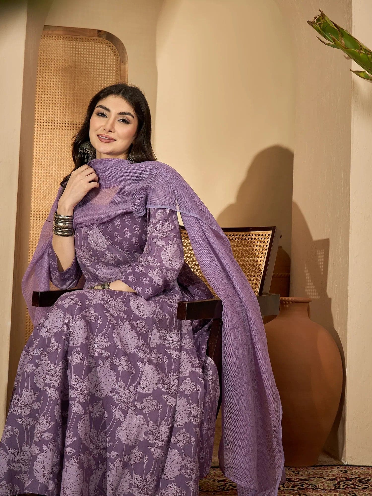 Gomachi Women's Purple Printed V-Neck Pure Cotton Kurta Set